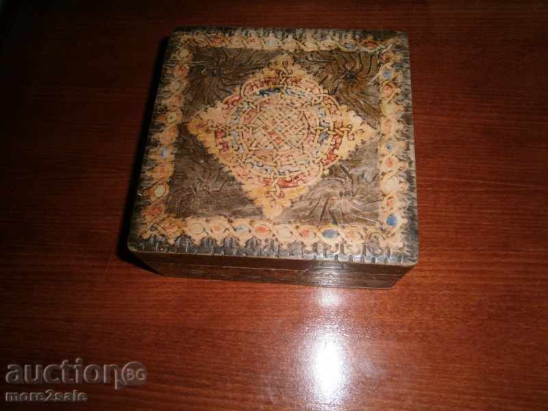 Pyrographized wooden box - 15.2 x 15.4 x 6.4 cm