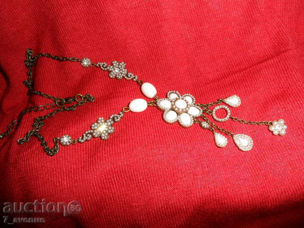 COLOR WITH WHITE KAM. 40 cm, pendant-8 cm. Christmas promotions! with price 9.99 BGN | € 5.11 COLOR WITH WHITE KAM. 40 cm, pendant-8 cm. Christmas promotions! with price 9.99 BGN | € 5.11