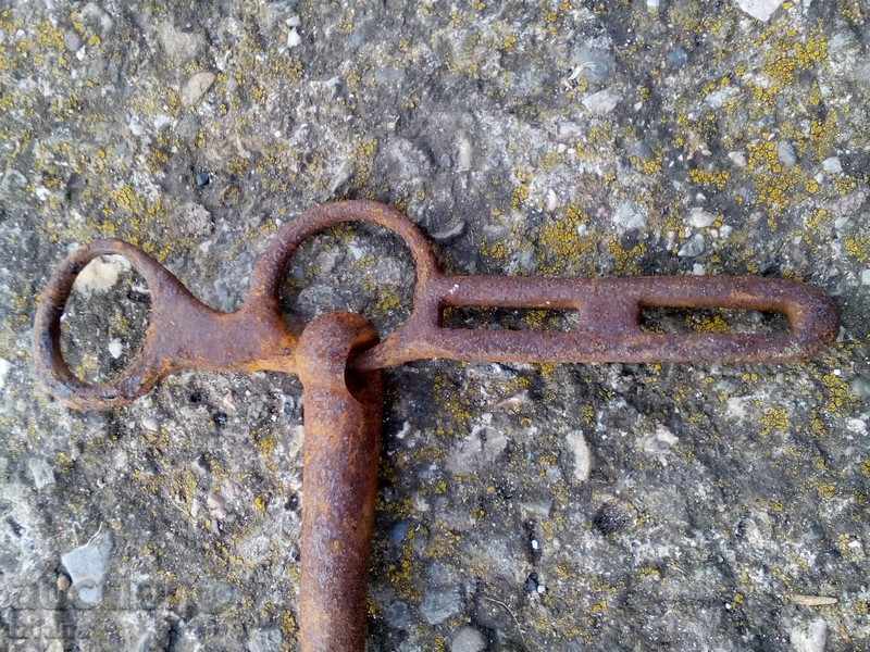 Αρχαία καλωδίωσης, χαλινάρι με τιμή 15.00 BGN | € 7.67 Αρχαία καλωδίωσης, χαλινάρι με τιμή 15.00 BGN | € 7.67