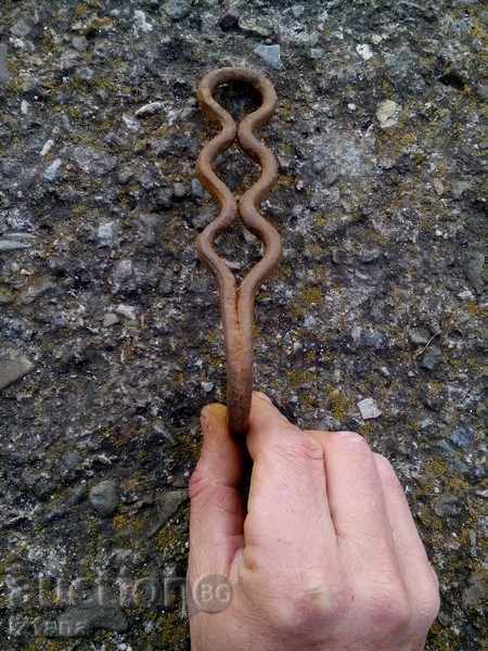 Auction  Anchor, hook, hanger