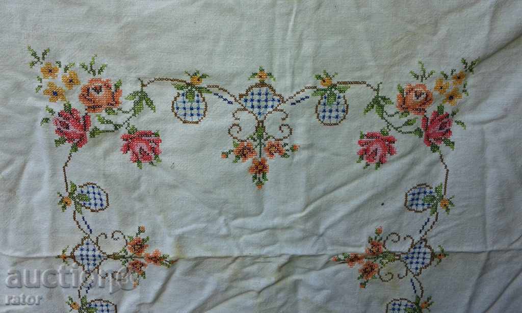 Delivery of Embroidered table, table top, tablecloth. Embroidery