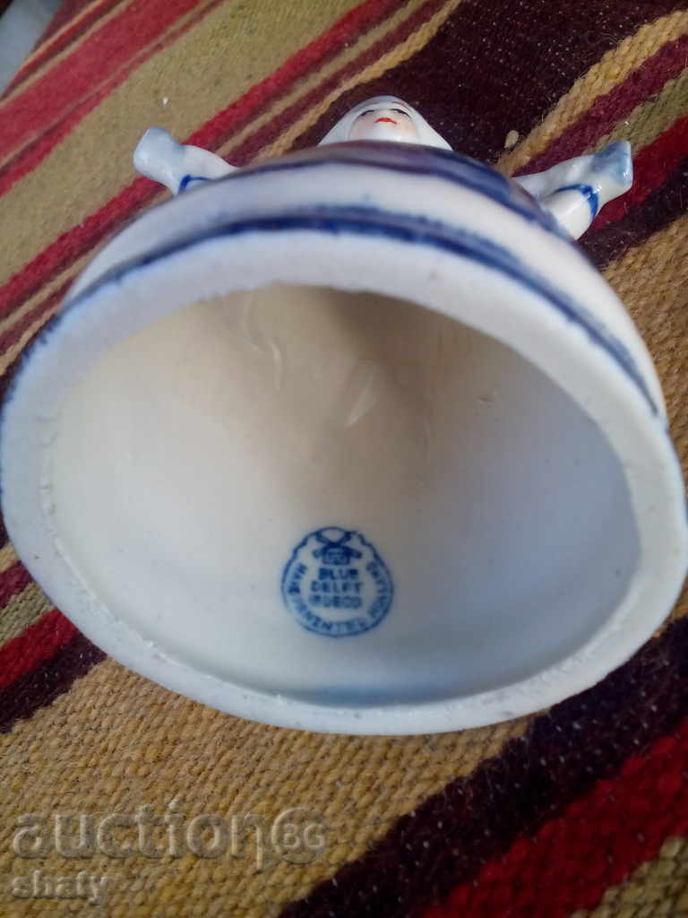 Auction Porcelain figure. Auction Porcelain figure.