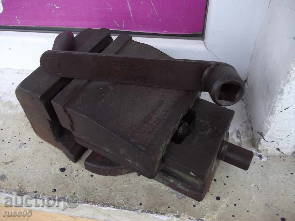 Delivery of Machine vise Delivery of Machine vise