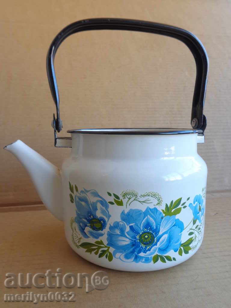 Enamelled pot, kettle, ketchup, kettle, wounded sod with price 39.00 BGN | € 19.94 Enamelled pot, kettle, ketchup, kettle, wounded sod with price 39.00 BGN | € 19.94