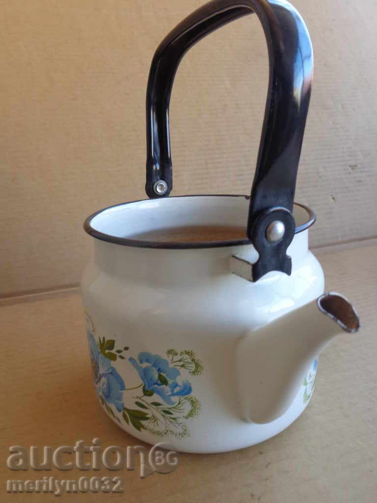 Delivery of Enamelled pot, kettle, ketchup, kettle, wounded sod Delivery of Enamelled pot, kettle, ketchup, kettle, wounded sod