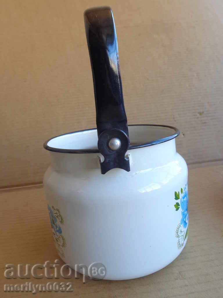 Enamelled pot, kettle, ketchup, kettle, wounded sod - 7 Enamelled pot, kettle, ketchup, kettle, wounded sod - 7