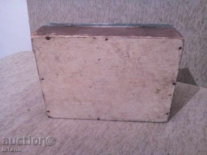 Delivery of Ancient wooden box Delivery of Ancient wooden box