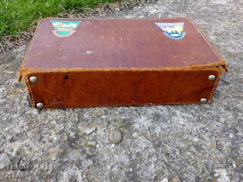 Delivery of Leather briefcase