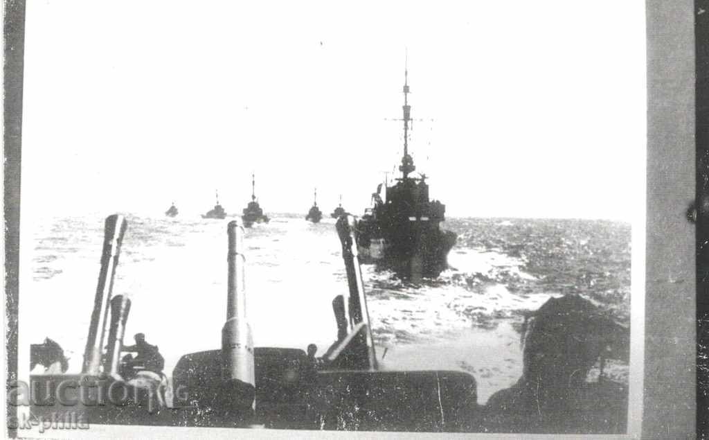 Foto veche - fotocopie nouă - Kriegsmarine în formare de luptă