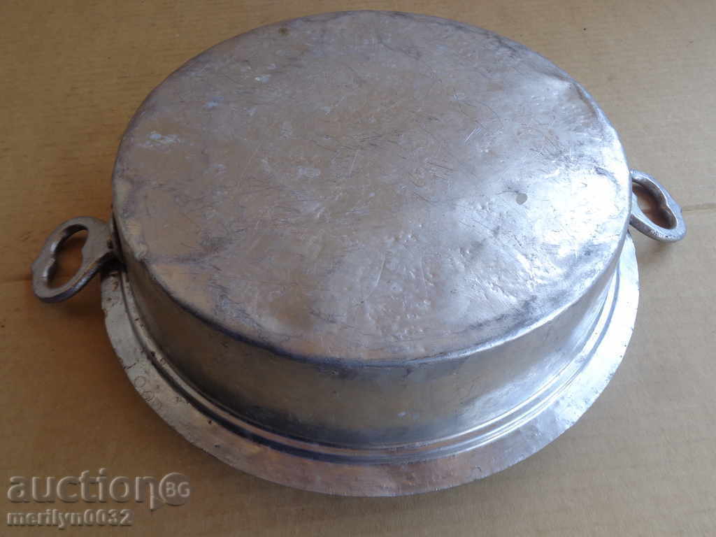 Banitsa tray, baker, tray, blue, copper pot with price 169.00 BGN | € 86.41 Banitsa tray, baker, tray, blue, copper pot with price 169.00 BGN | € 86.41