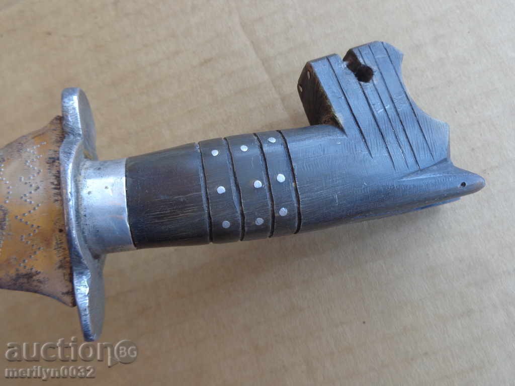 Delivery of An old dagger with a cane crest handmade knife blade knife Delivery of An old dagger with a cane crest handmade knife blade knife