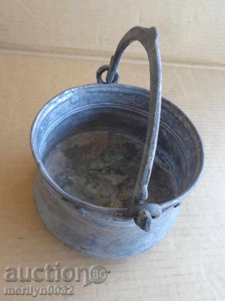 An old bacon, a baker, a pot, a boiler, a copper pot - 6 An old bacon, a baker, a pot, a boiler, a copper pot - 6