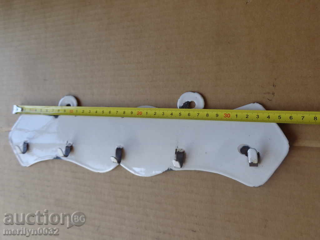 Delivery of Old enamel enamel hanger Delivery of Old enamel enamel hanger