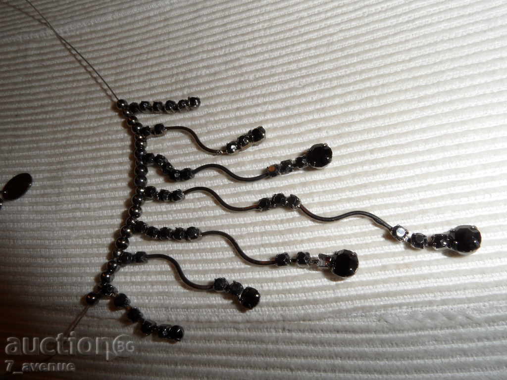 WHITE 40 / 7cm with black pebbles - Markovo! with price 30.00 BGN | € 15.34 WHITE 40 / 7cm with black pebbles - Markovo! with price 30.00 BGN | € 15.34