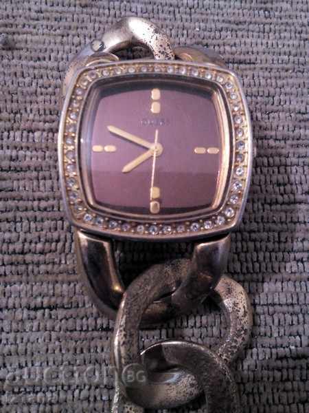Guess watch with price 10.00 BGN | € 5.11 Guess watch with price 10.00 BGN | € 5.11