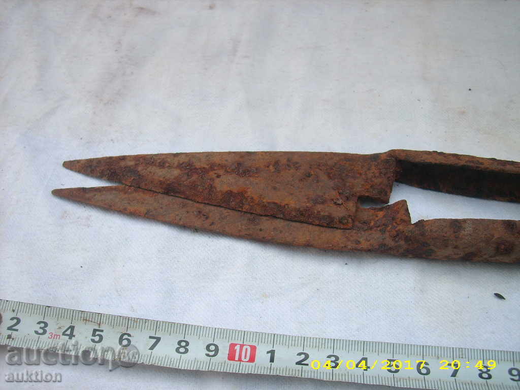 Auction OLD BUCKETS FOR SHOULDING THE SHEEP Auction OLD BUCKETS FOR SHOULDING THE SHEEP