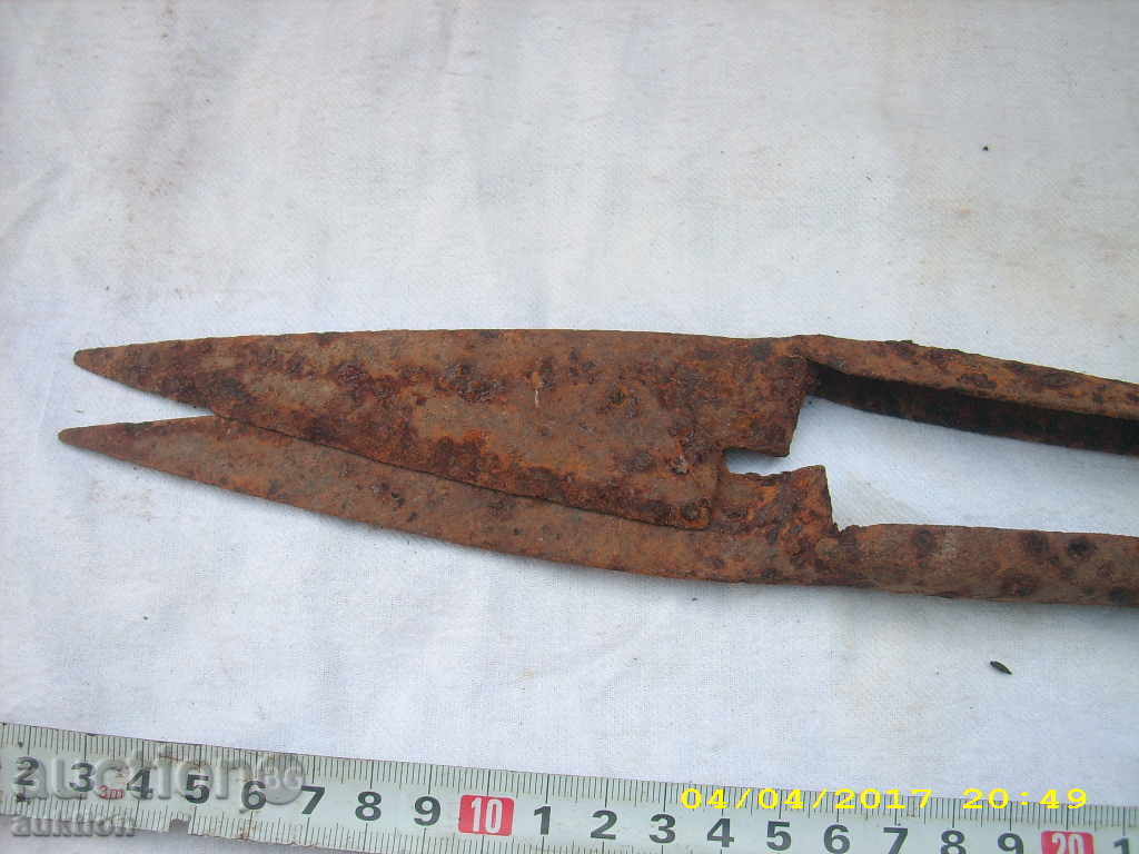 Delivery of OLD BUCKETS FOR SHOULDING THE SHEEP Delivery of OLD BUCKETS FOR SHOULDING THE SHEEP