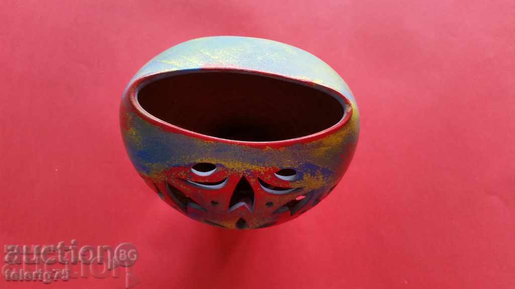 Frumos lucrate manual și pictate vaze ceramice de flori cu preț 15.00 BGN | € 7.67 Frumos lucrate manual și pictate vaze ceramice de flori cu preț 15.00 BGN | € 7.67