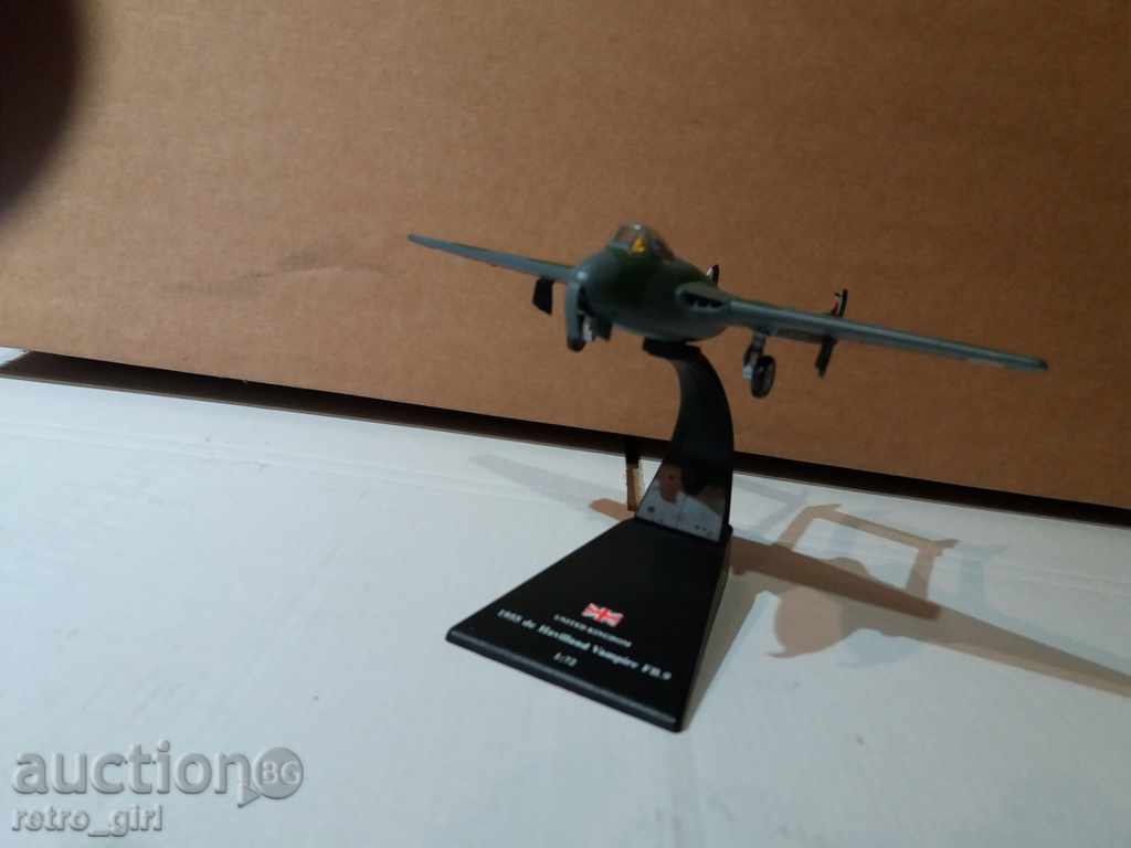 Delivery of I sell an airplane model. Delivery of I sell an airplane model.