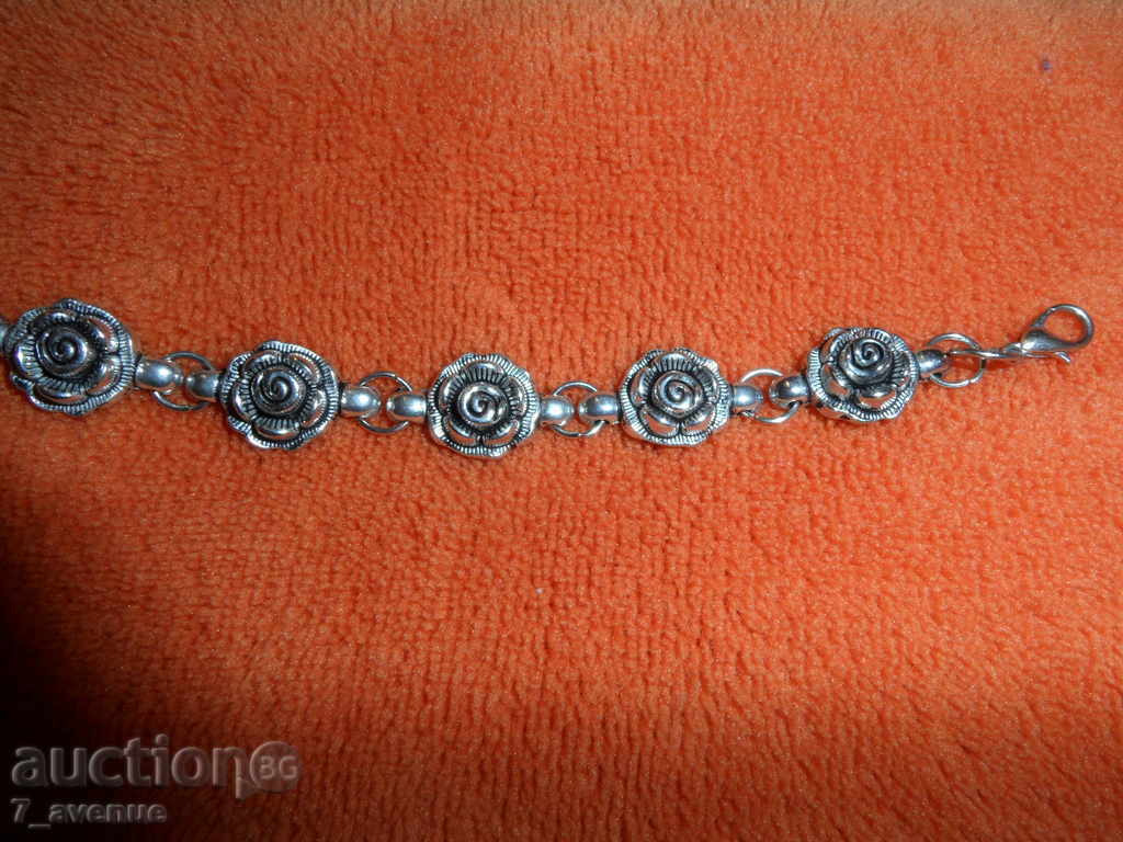 ΓΚΡΑΒΕΝΑ από 6 τριαντάφυλλα, 18εκ, 12χιλ. ωραία! με τιμή 9.99 BGN | € 5.11