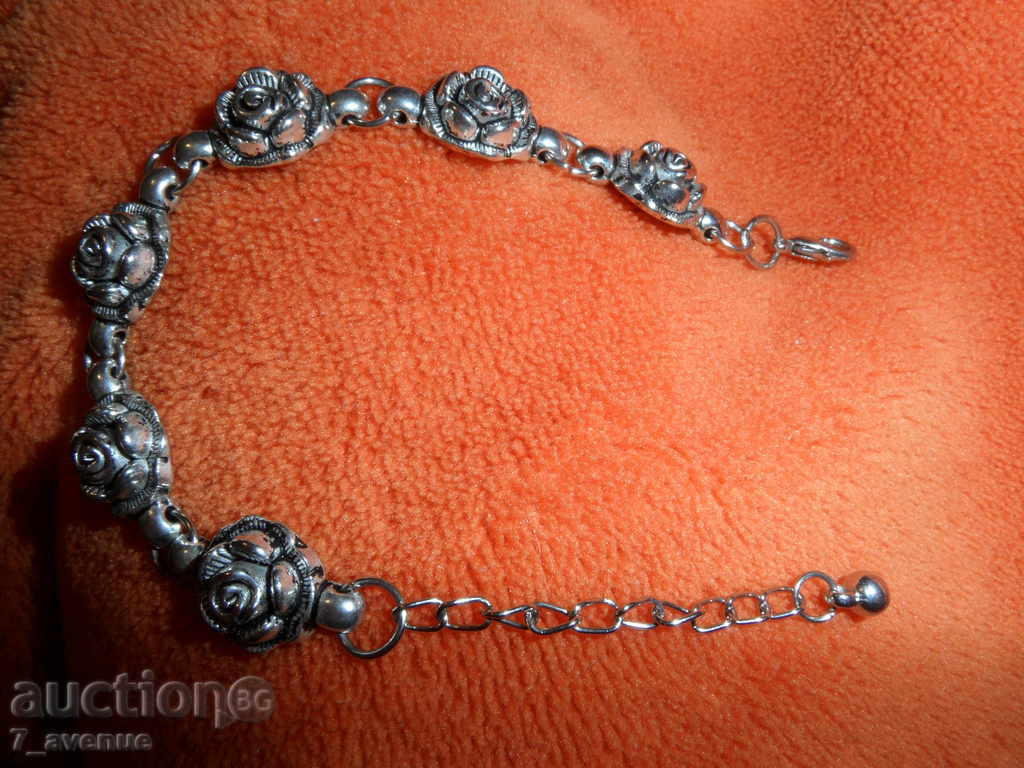 GRIVNA από 6 τριαντάφυλλα, μ-α 18εκ, π.12χιλ. Πολύ όμορφη! GRIVNA από 6 τριαντάφυλλα, μ-α 18εκ, π.12χιλ. Πολύ όμορφη!