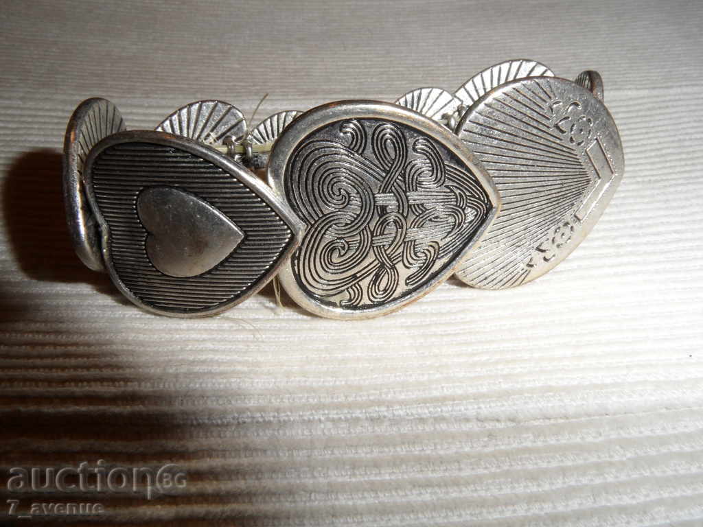 Auction Bracelet of 10 hearts beautiful! Auction Bracelet of 10 hearts beautiful!