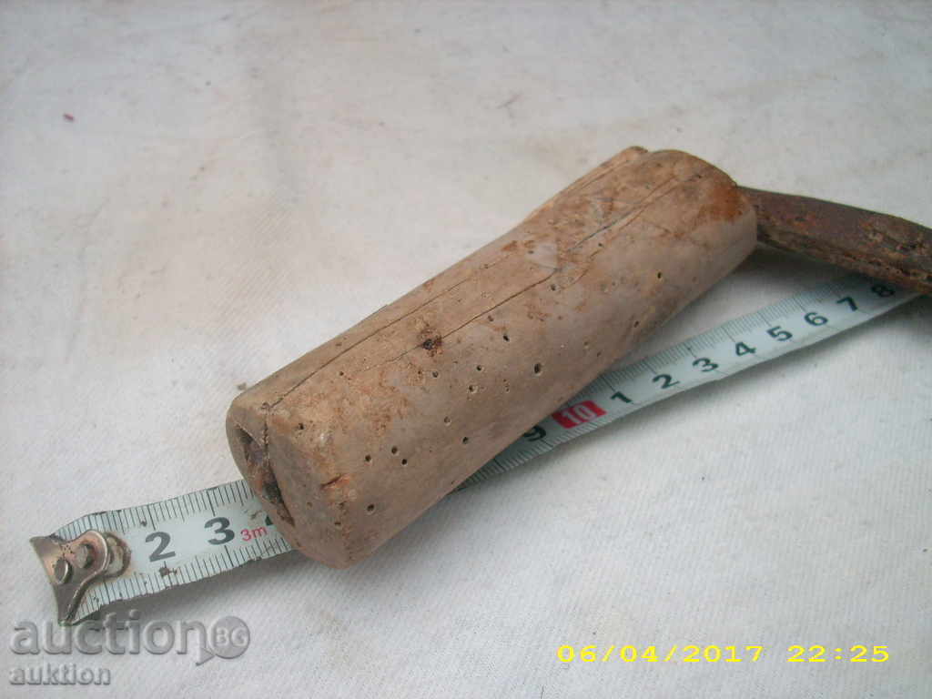 CROWN WRIST SURPRISES - 5 CROWN WRIST SURPRISES - 5