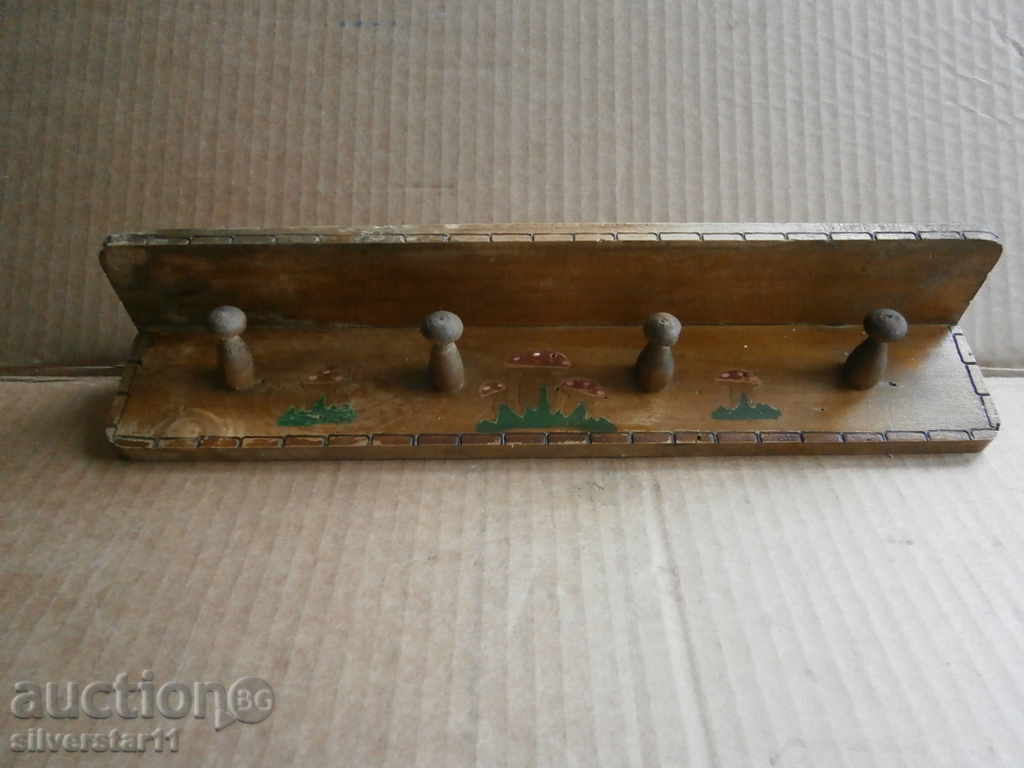 Auction an ancient primitive hanger Auction an ancient primitive hanger