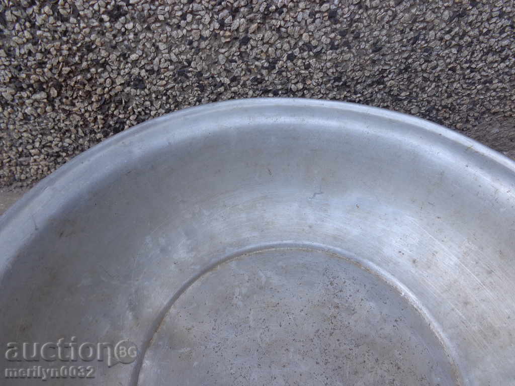 Old aluminum bowl bowl - 6 Old aluminum bowl bowl - 6