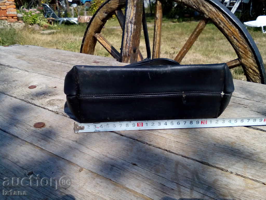 Auction Old Lady's Bag Auction Old Lady's Bag