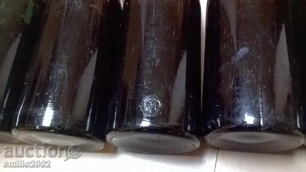 Auction Old glass beer bottles 5pcs. Auction Old glass beer bottles 5pcs.