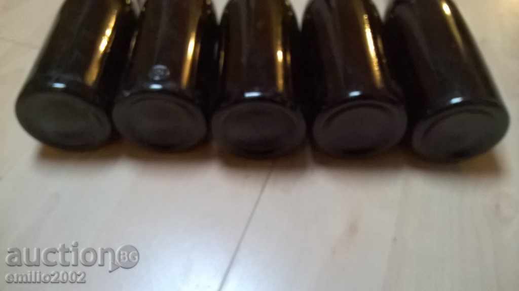 Delivery of Old glass beer bottles 5pcs. Delivery of Old glass beer bottles 5pcs.