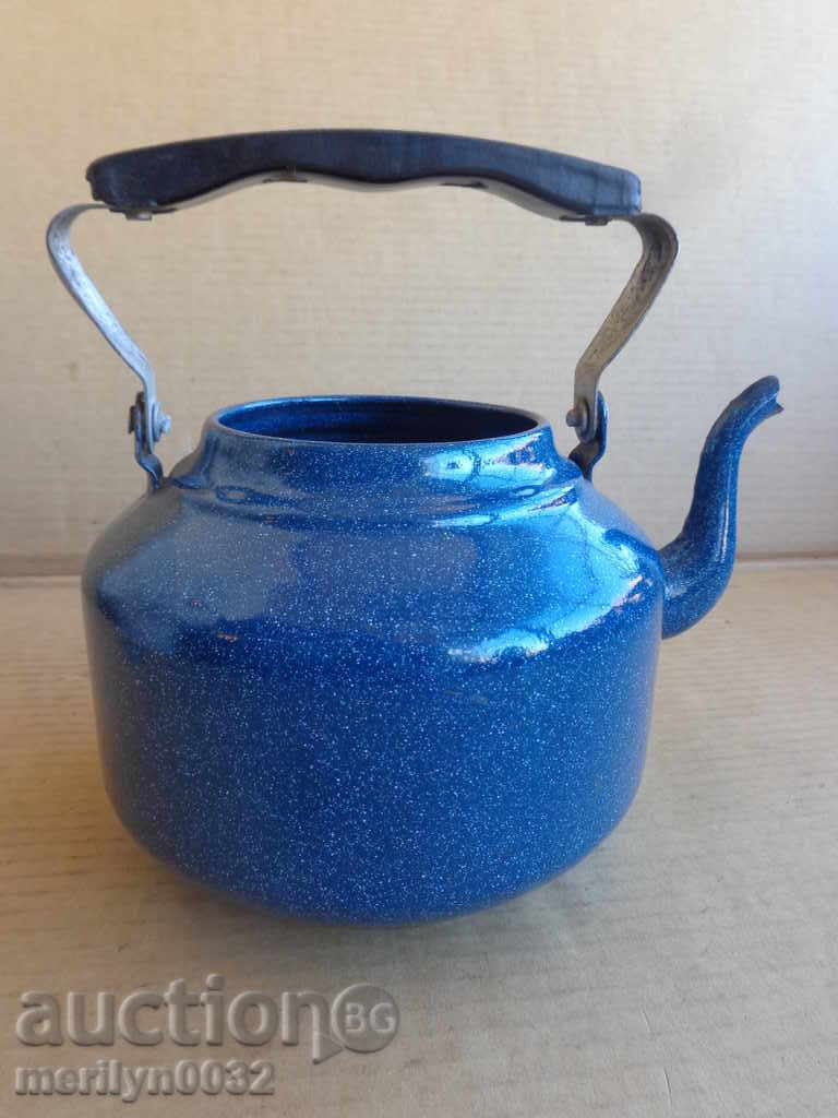 Enamelled pot, kettle, ketchup, kettle, wounded sod with price 26.00 BGN | € 13.29 Enamelled pot, kettle, ketchup, kettle, wounded sod with price 26.00 BGN | € 13.29