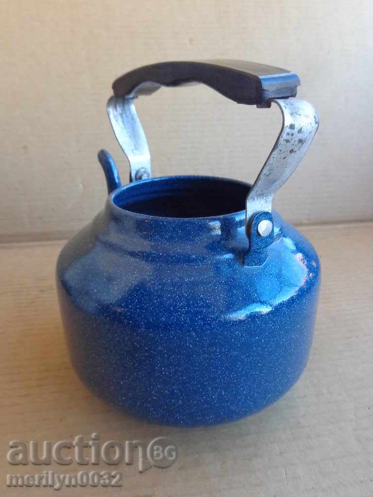 Enamelled pot, kettle, ketchup, kettle, wounded sod - 6 Enamelled pot, kettle, ketchup, kettle, wounded sod - 6