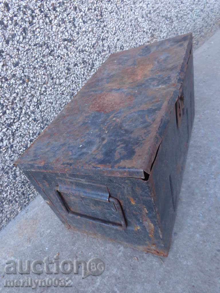 Metal army chest, chest, box with price 59.00 BGN | € 30.17 Metal army chest, chest, box with price 59.00 BGN | € 30.17