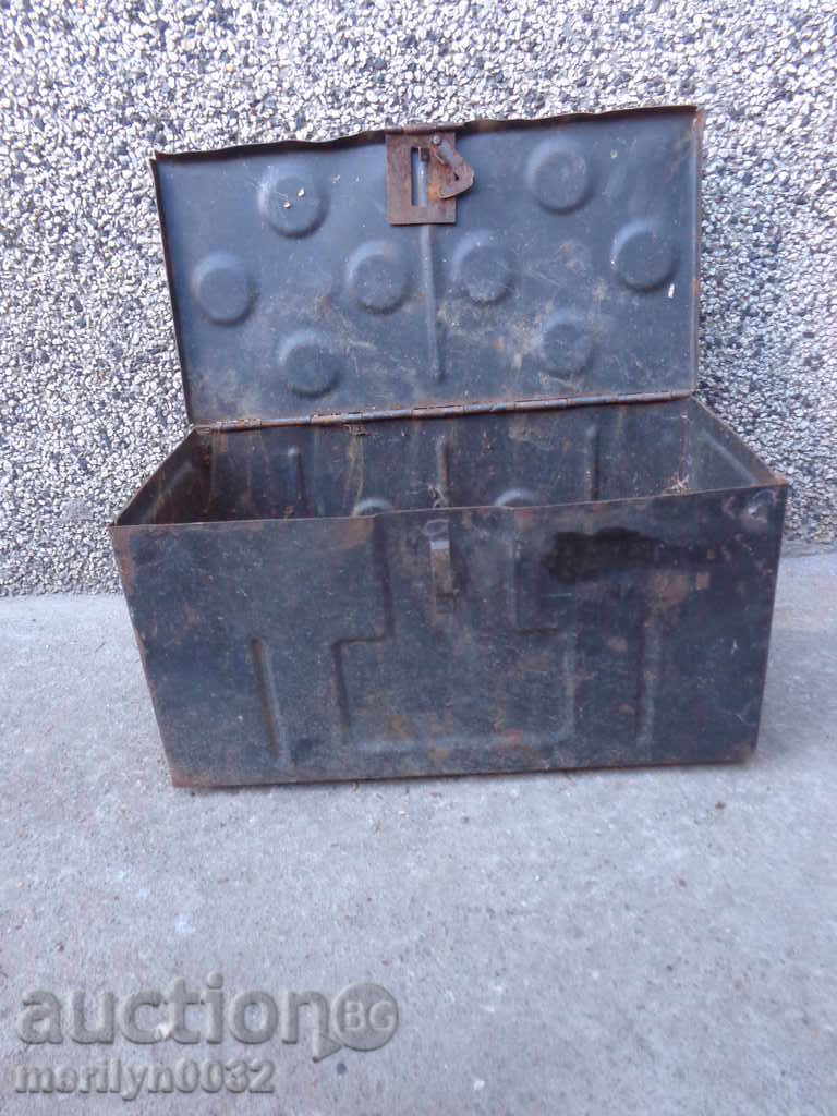 Auction Metal army chest, chest, box Auction Metal army chest, chest, box