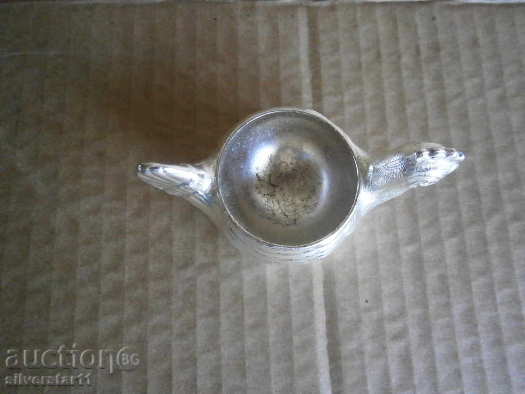 Auction easter egg stand Auction easter egg stand