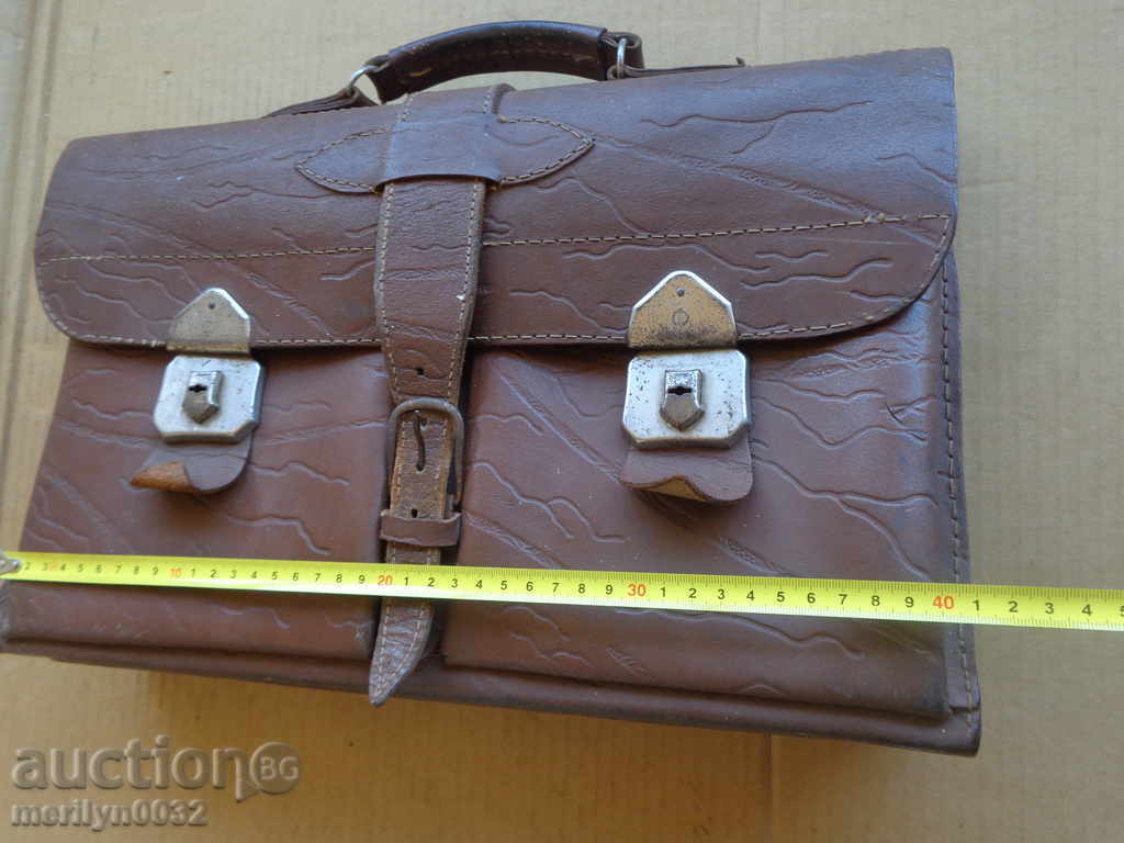 Δημοπρασία Παλιά δερμάτινη τσάντα, πορτοφόλι, βαλίτσα αρχές του 20ου αιώνα Δημοπρασία Παλιά δερμάτινη τσάντα, πορτοφόλι, βαλίτσα αρχές του 20ου αιώνα