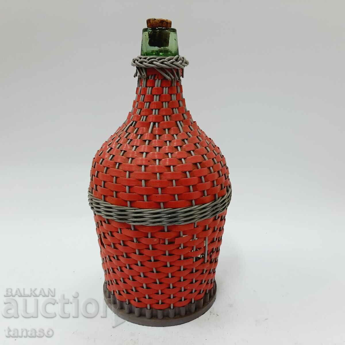 Old woven glass decanter 5 l (10.1)