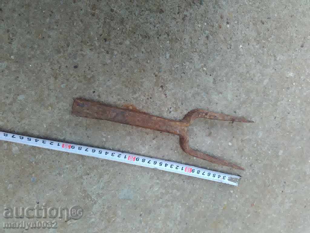 Metal anvil for waving of wrought iron hair with price 46.00 BGN | € 23.52 Metal anvil for waving of wrought iron hair with price 46.00 BGN | € 23.52