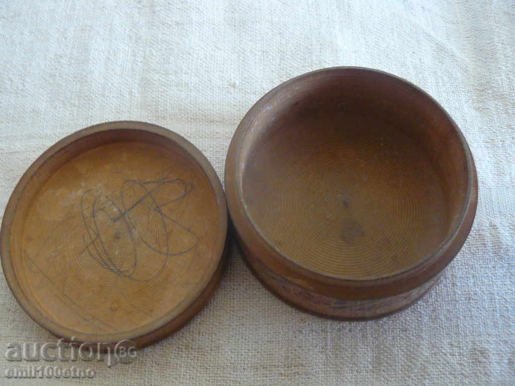 Old wooden box with price 5.00 BGN | € 2.56 Old wooden box with price 5.00 BGN | € 2.56