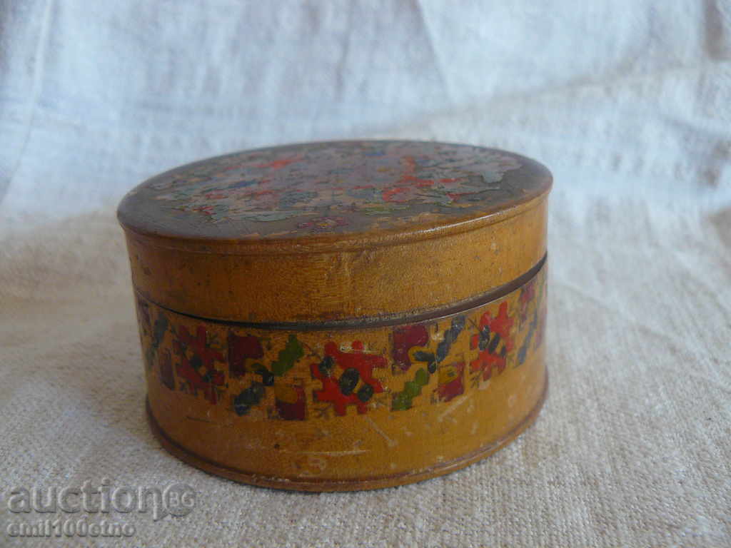 Delivery of Old wooden box Delivery of Old wooden box