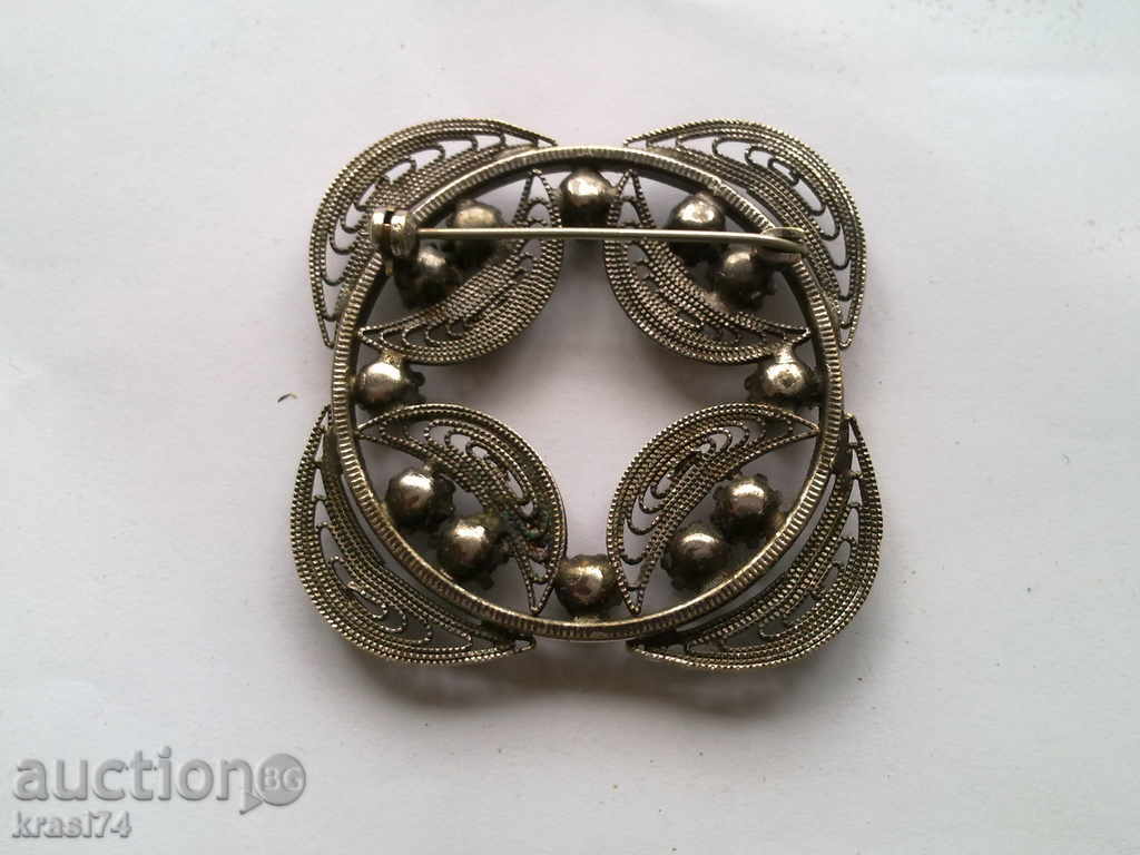 Old, big brooch with price 29.99 BGN | € 15.33 Old, big brooch with price 29.99 BGN | € 15.33