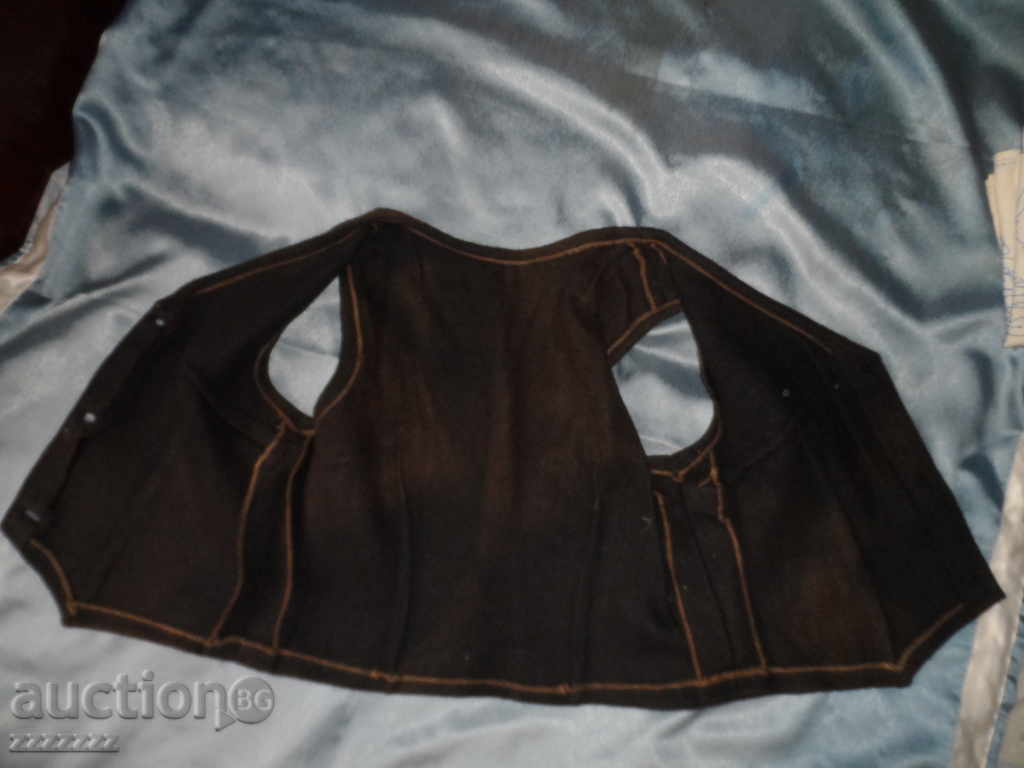 Auction OLD WOOLEN VEST Auction OLD WOOLEN VEST