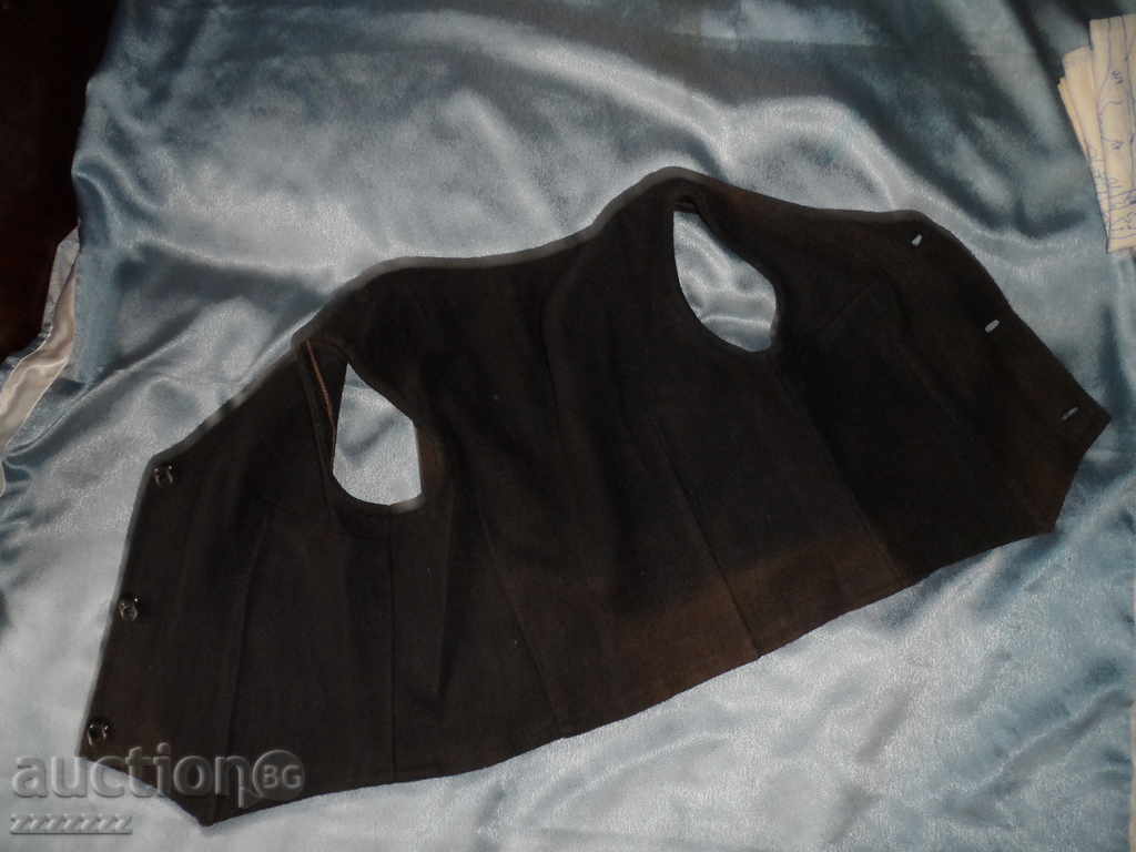 OLD WOOLEN VEST - 5 OLD WOOLEN VEST - 5