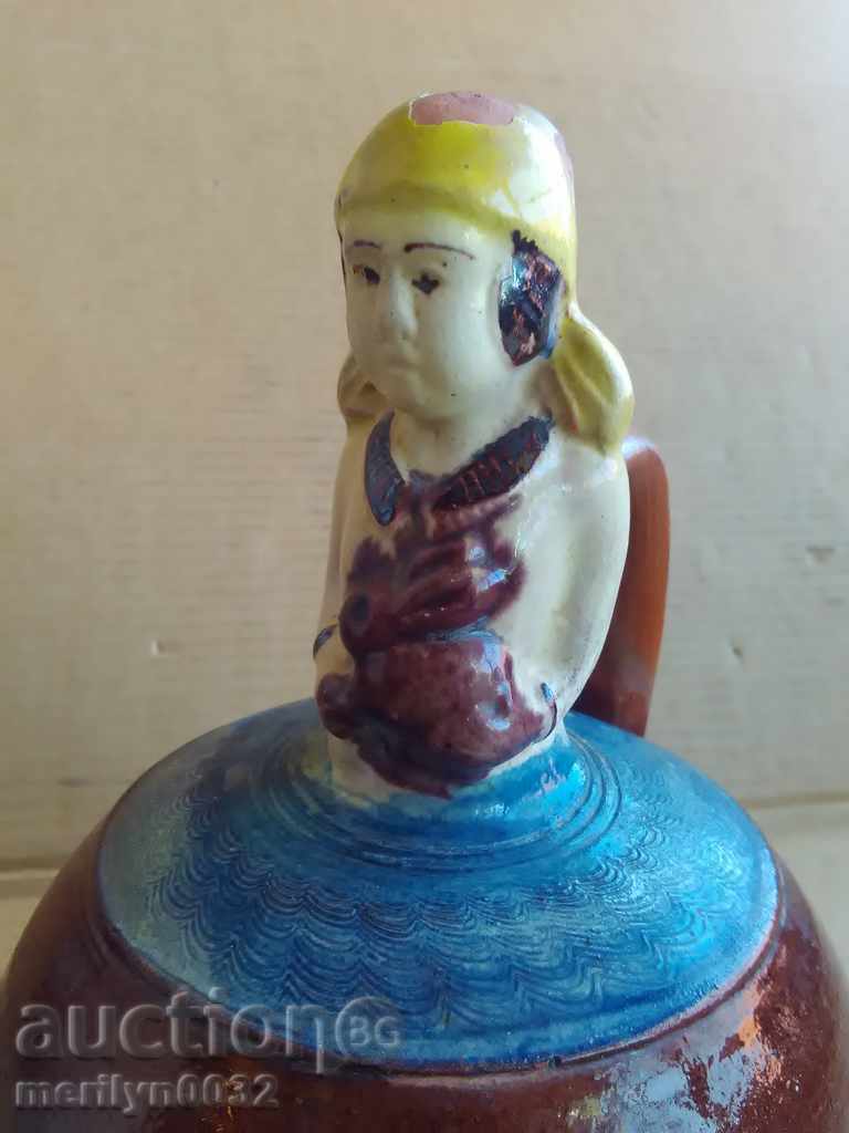 Delivery of Old pitcher girl, pottery, jar, crown Delivery of Old pitcher girl, pottery, jar, crown
