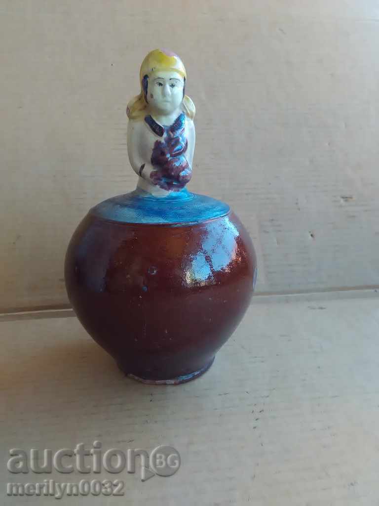 Old pitcher girl, pottery, jar, crown Old pitcher girl, pottery, jar, crown