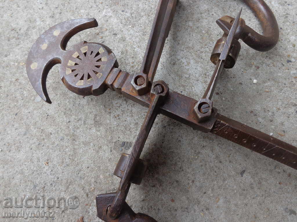 Auction Ottoman scales with top LARGE weight scales forged iron Auction Ottoman scales with top LARGE weight scales forged iron