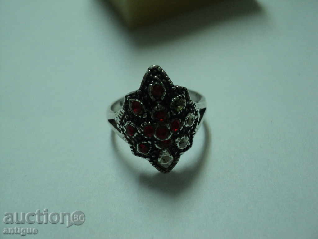 I AM SELLING A SILVER RING-3 - 6 I AM SELLING A SILVER RING-3 - 6