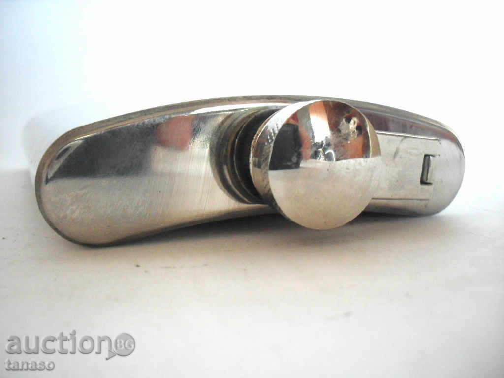 Delivery of Jim Beam flask, bottle, metal bottle, 9 oz Delivery of Jim Beam flask, bottle, metal bottle, 9 oz